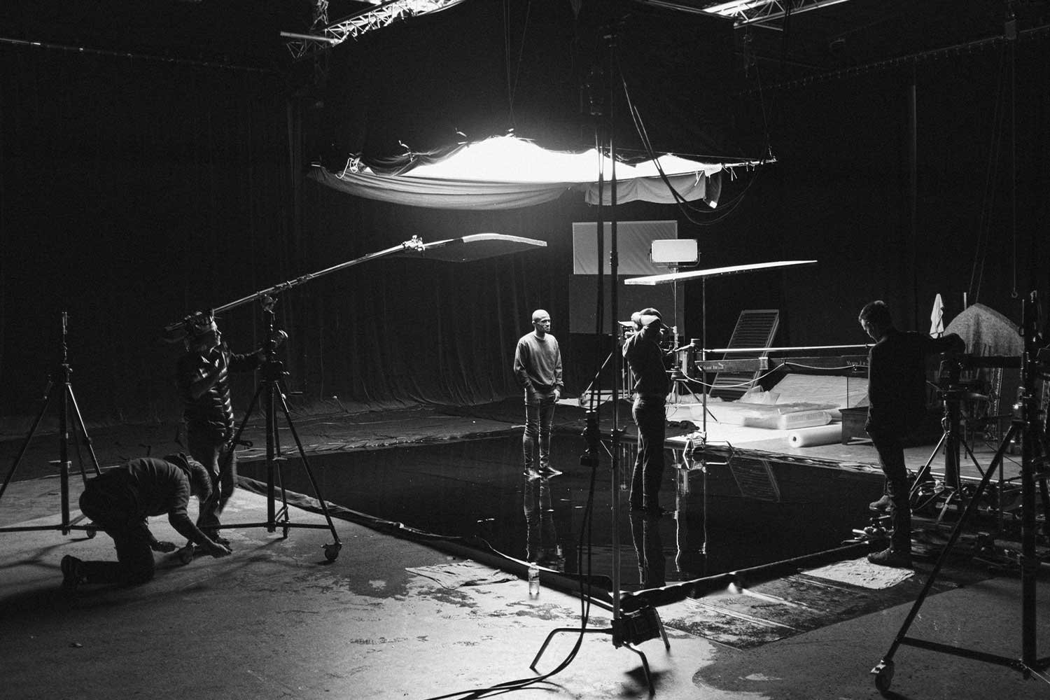 راهنمای ساخت موزیک ویدیو: مراحل، تکنیکها و نکات کلیدی برای ساخت و تولید یک موزیک ویدیو جذاب